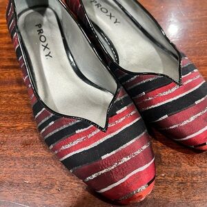 NWOT Proxy Striped & Sparkle Low Heel Sz 9W